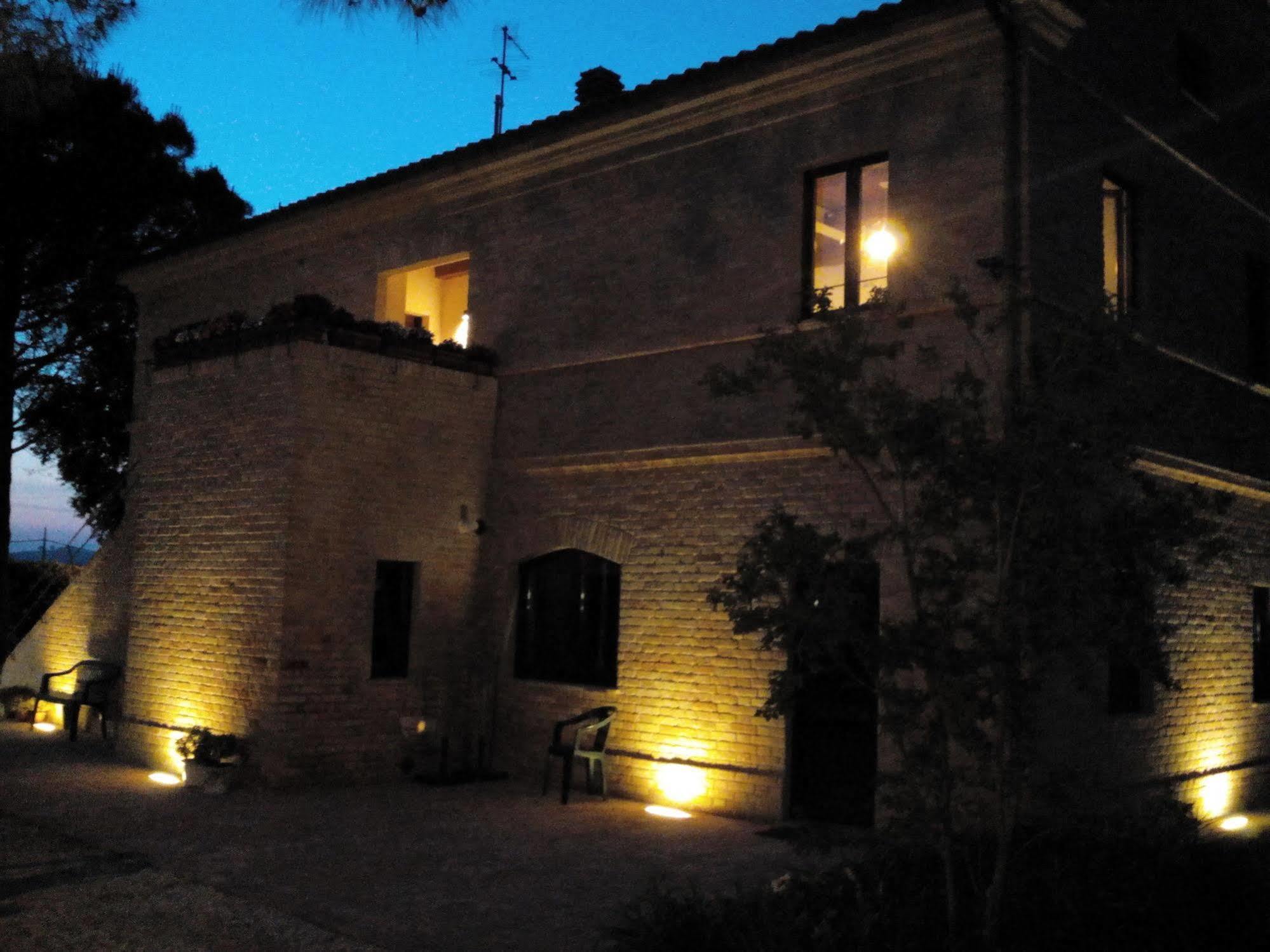 Agriturismo La Fonte Di San Girio Pensionat Potenza Picena Exteriör bild