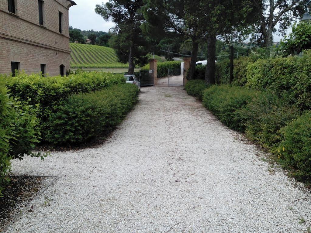 Agriturismo La Fonte Di San Girio Pensionat Potenza Picena Exteriör bild