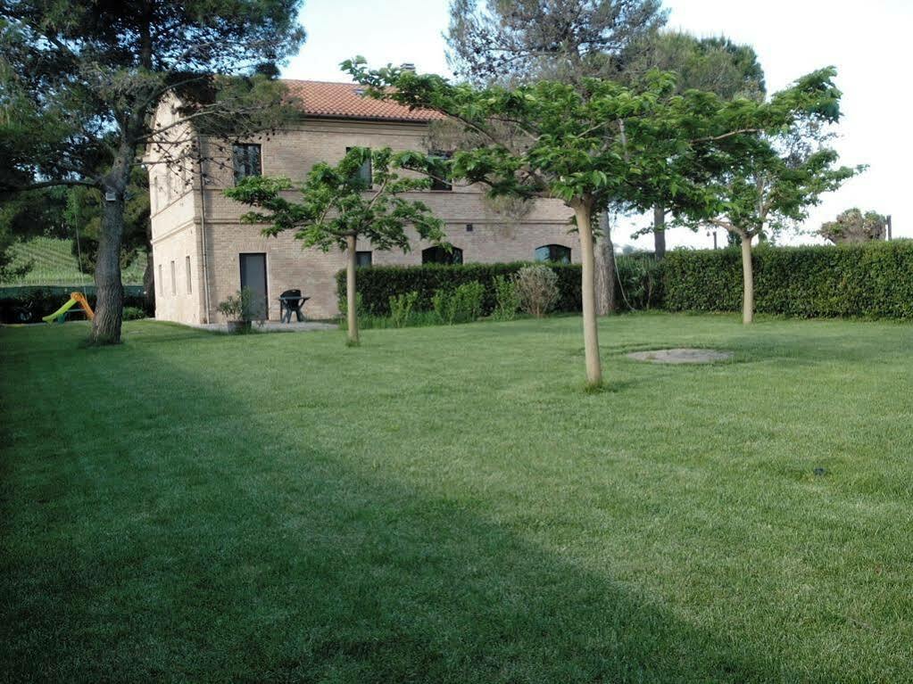 Agriturismo La Fonte Di San Girio Pensionat Potenza Picena Exteriör bild